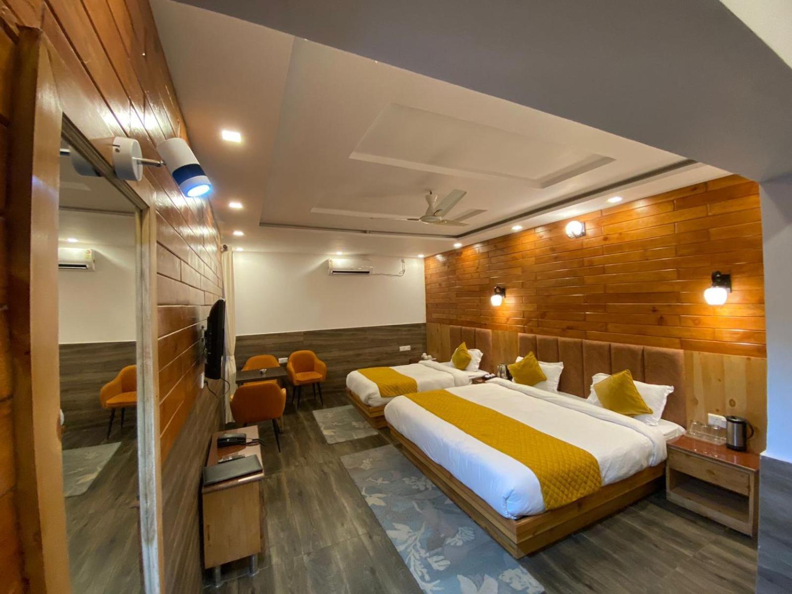 The Aesthetic Hotel & Restaurant Bhīm Tāl Kültér fotó