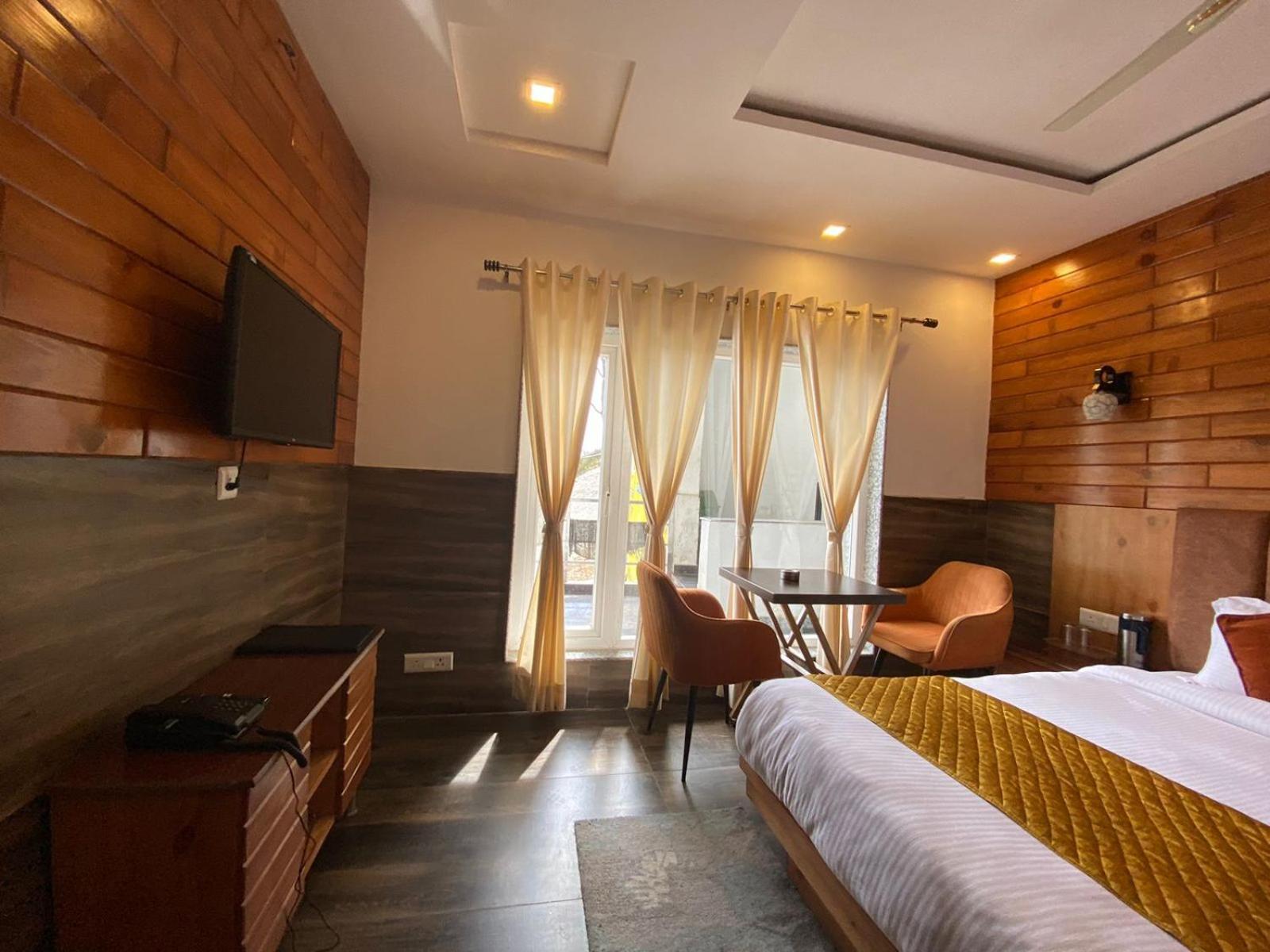 The Aesthetic Hotel & Restaurant Bhīm Tāl Kültér fotó