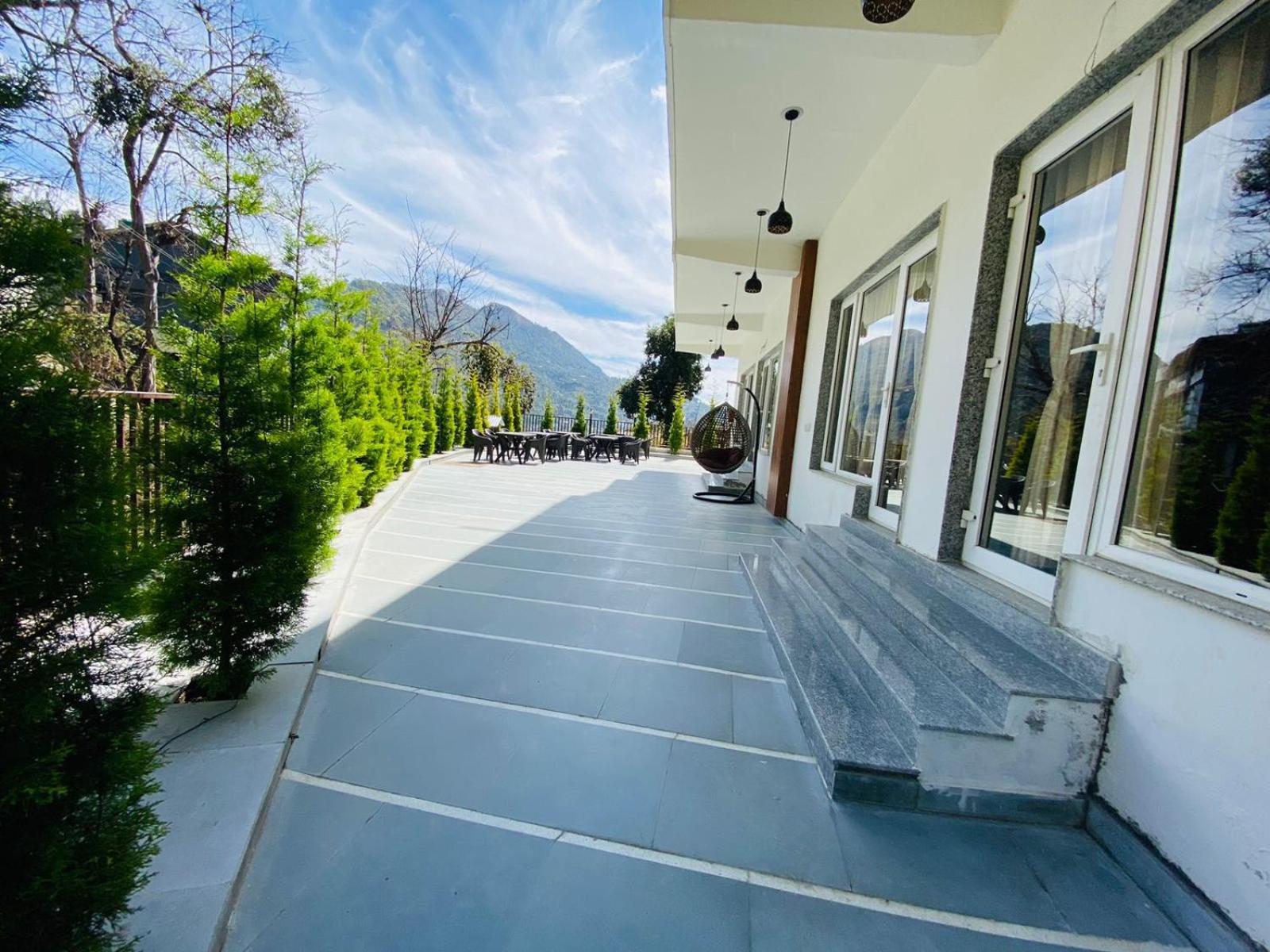 The Aesthetic Hotel & Restaurant Bhīm Tāl Kültér fotó