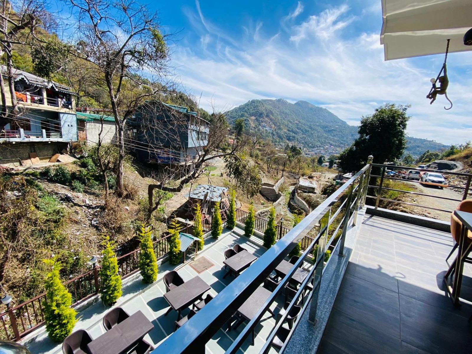 The Aesthetic Hotel & Restaurant Bhīm Tāl Kültér fotó