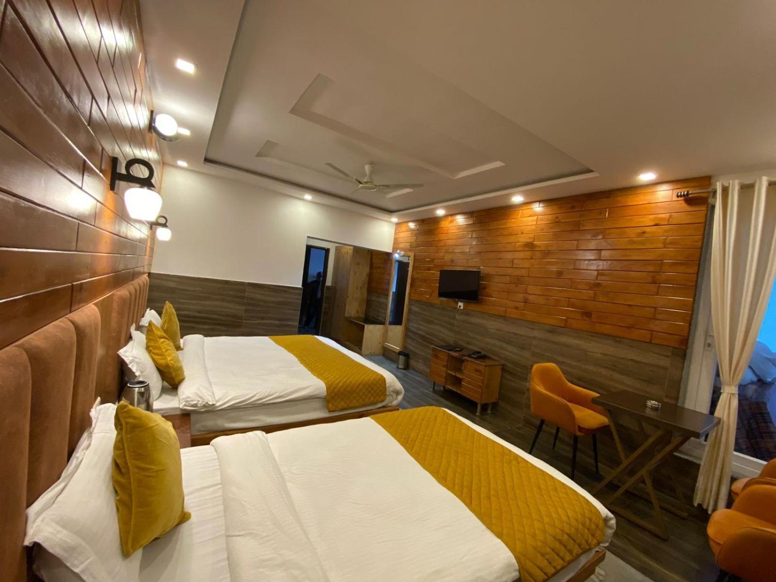 The Aesthetic Hotel & Restaurant Bhīm Tāl Kültér fotó