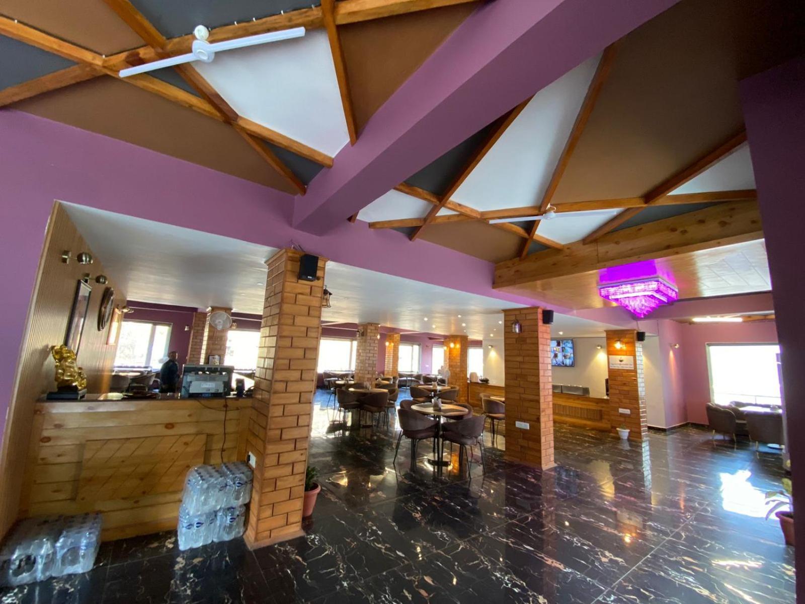 The Aesthetic Hotel & Restaurant Bhīm Tāl Kültér fotó