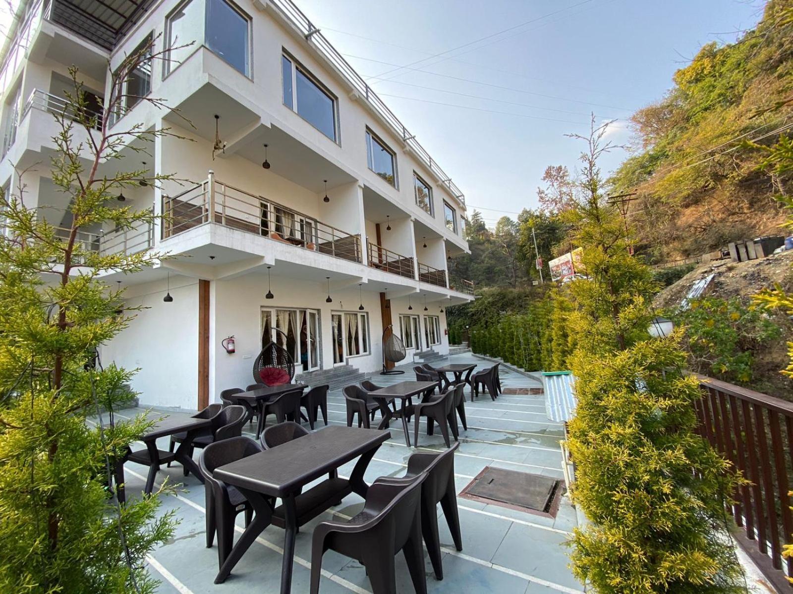 The Aesthetic Hotel & Restaurant Bhīm Tāl Kültér fotó